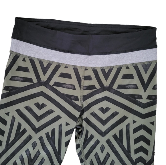 Lululemon Run Inspire Crop Leggings Full-On Luxtreme Chevron Shuffle Fatigue - Picture 3 of 7